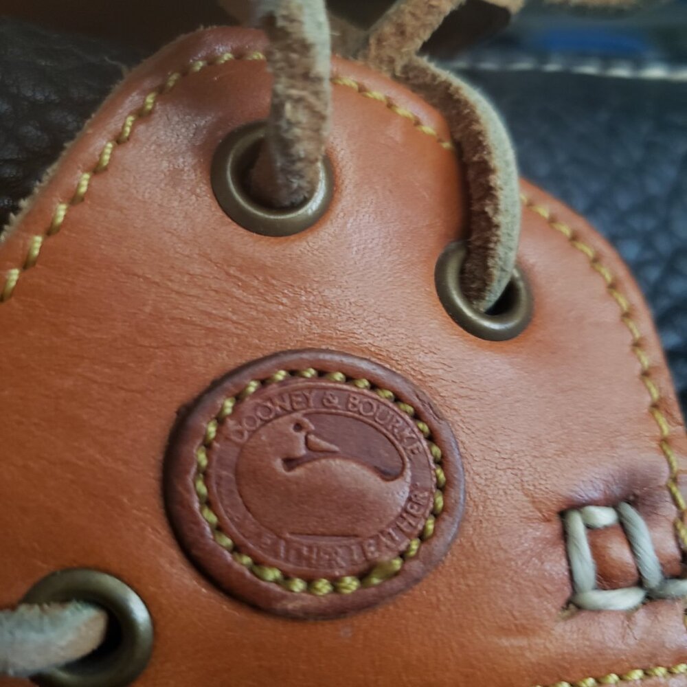 Dooney & Bourke - Picture 4 of 4